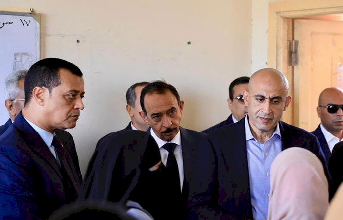 وزير التعليم ومحافظ سوهاج يتفقدان مدرسة الروافع بعد واقعة شغب ويشددان على تطبيق الانضباط المدرسي بحزم