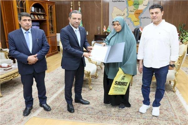 محافظ المنوفية يسلم 21 عقد تقنين أراضي للمواطنين المستوفين للاشتراطات
