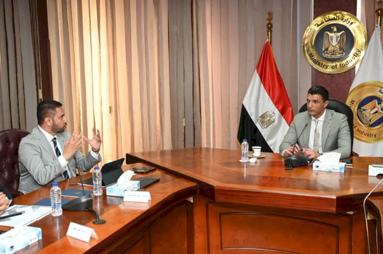وزير الصناعة يبحث مع شركة "التوكل الكهربائية – جيلا" خطط التوسع في توطين تكنولوجيا الإضاءة وكفاءة الطاقة والطاقة المتجددة