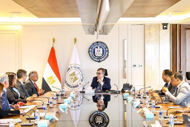 وزير التخطيط والتنمية الاقتصادية يبحث مع نائب رئيس «أفريكسيم بنك» دعم الشركات الناشئة