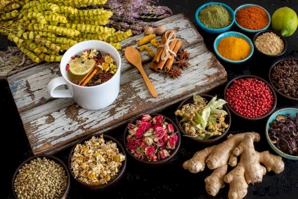مشروبات طبيعية تدعم صحة المفاصل.. 10 خيارات تساعد في تقليل الالتهابات وآلام المفاصل