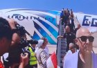 نجوم منتخب مصر يصلون مطار العلمين وسط استقبال جماهيري حافل