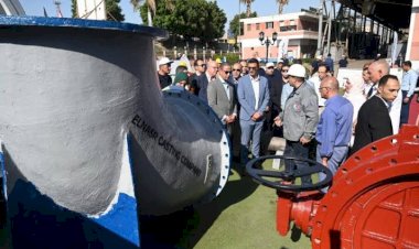 وزير الصناعة يتفقد مصنع شركة النصر للمسبوكات بالجيزة للوقوف على مسار العملية الإنتاجية على أرض الواقع
