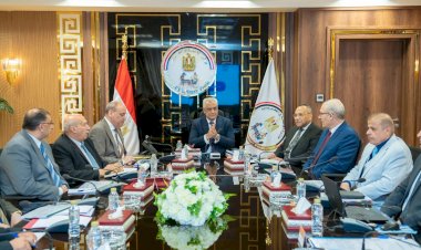 وزير الإنتاج الحربي يترأس اجتماع اللجنة العليا للقيادات لمتابعة منظومة التدريب