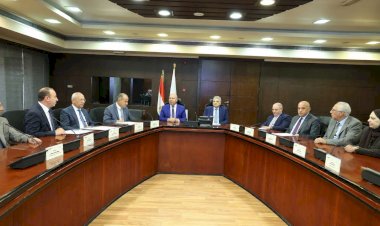 وزير النقل يترأس اجتماع الجمعية العامة غير العادية لشركة موانئ مصر البحرية