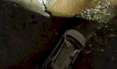 إنقاذ سائق سقطت سيارته داخل حفرة فى المقطم