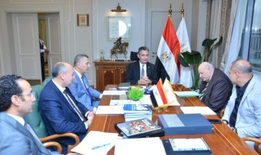 وزير التموين يلتقي رئيس الشعبة العامة للمخابز لمتابعة انتظام عمل المخابز البلدية المدعمة