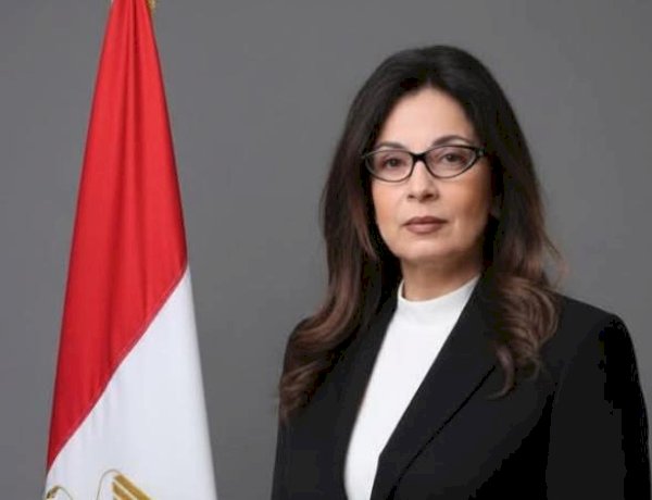 وزيرة الثقافة تتقدم باستقالتها لرئيس مجلس الوزراء