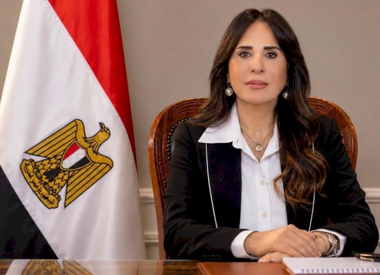 وزيرة الإسكان تتابع تنفيذ خطط تطوير ورفع كفاءة شبكات الطرق  والمرافق الأساسية بعددٍ من المدن الجديدة