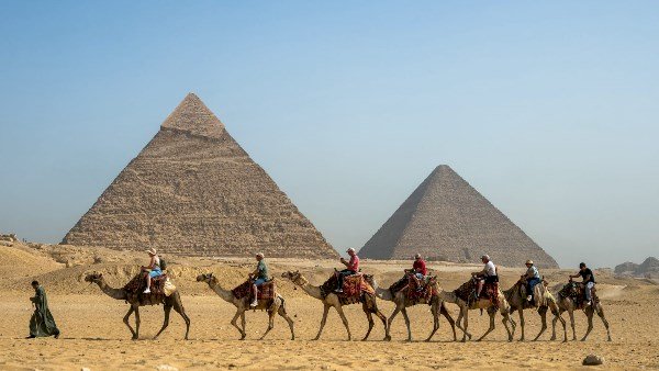 برلماني: السياحة المصرية قاطرة التنمية.. ودعم الاستثمار يفتح الطريق لمزيد من النمو والازدهار