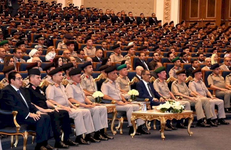 وزير الدفاع يشهد الإعلان عن قبول دفعات جديدة بالأكاديمية العسكرية المصرية والكليات العسكرية