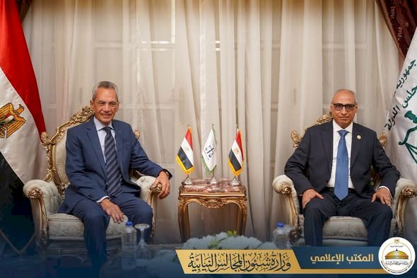 وزير شئون المجالس النيابية يلتقي رئيس مجلس الدولة لتهنئته بمناسبة توليه مهام منصبه