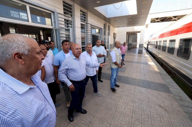 وزير النقل يتفقد محطة السكة الحديد ومحطة أتوبيسات غرب ووسط الدلتا للنقل والسياحة بمطروح