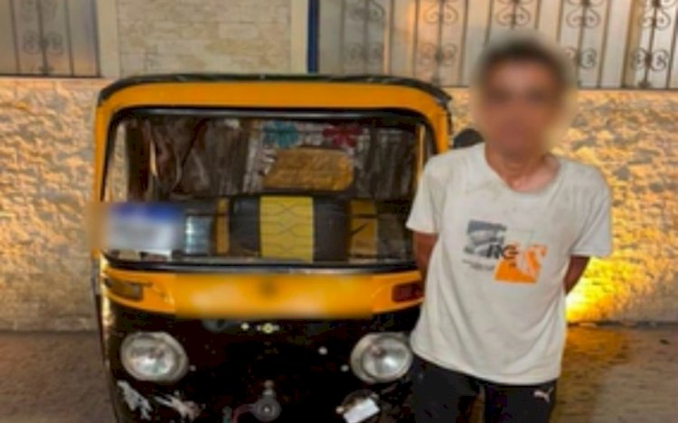 ضبط سائق توك توك ماطل سائحًا فى رد باقي قيمة التوصيل بمنطقة خان الخليلي