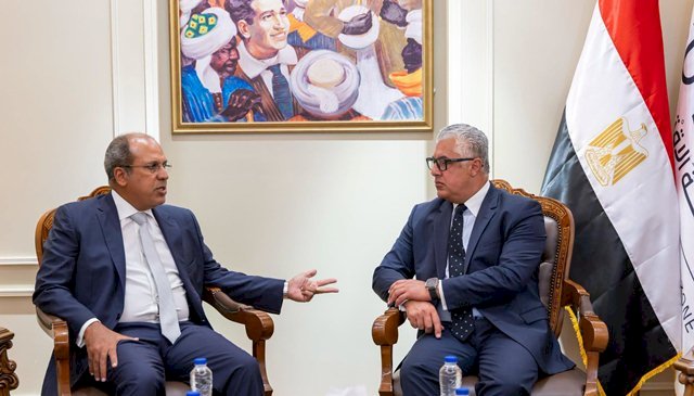 اقتصادية قناة السويس والجامعة البريطانية تبحثان تعزيز التعاون في البحث العلمي والابتكار