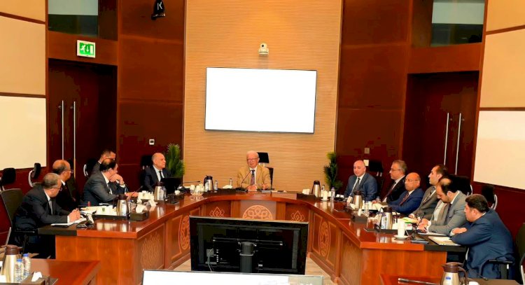 اجتماع موسع لمتابعة خطط تطوير «القابضة للصناعات المعدنية» وشركاتها التابعة