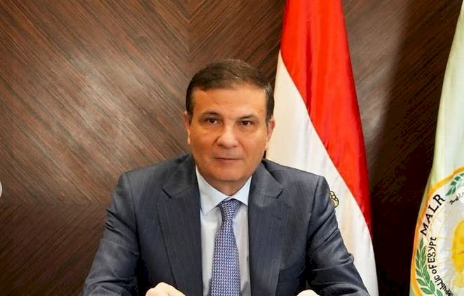 وزير الزراعة يستعرض جهود دعم المزارعين ومكافحة الآفات في المحافظات خلال شهر
