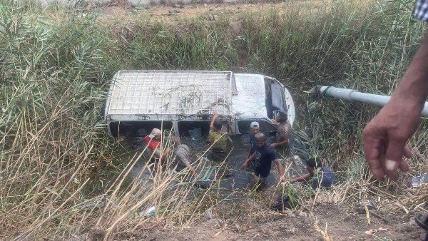 إصابة 11 شخصا إثر انقلاب ميكروباص داخل ترعة البحر الصغير فى الدقهلية