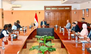 وزير الري يبحث مع الوفد الأوغندي تعزيز التعاون في مكافحة الحشائش المائية بالبحيرات العظمى