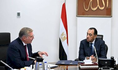 رئيس الوزراء يتابع مع وزير البترول عدداً من ملفات العمل