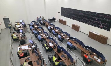 وزير النقل يعلن تشغيل برج التحكم المركزي بسوهاج واستكمال تطوير إشارات خط أسيوط–نجع حمادي بطول 181 كم