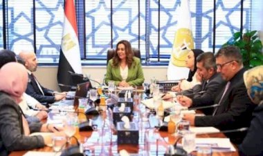 وزيرة التنمية المحلية تتابع تنفيذ مشروع استعادة وزراعة أشجار المانجروف على سواحل البحر الأحمر