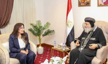 وزيرة الإسكان تلتقي قداسة البابا تواضروس الثاني بمدينة العلمين الجديدة