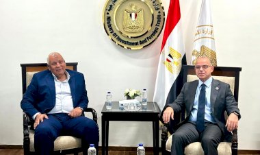 وزير الاستثمار ومحافظ مطروح يبحثان آليات توظيف أنظمة الاستثمار لدعم التنمية بالمحافظة