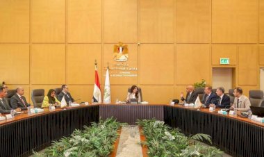 وزيرة الإسكان تلتقي مسئولي «مواصلات مدن مصر» لبحث تطوير منظومة النقل الجماعي بالمدن الجديدة