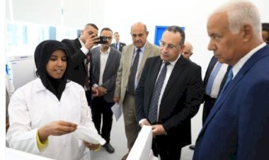 وزير التعليم العالي يتفقد جامعة العلمين الدولية ويطلع على التجهيزات الحديثة لمعامل كلية طب الفم والأسنان