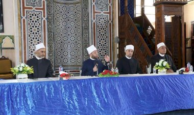 وزير الأوقاف يعقد اجتماعًا مع أئمة أوقاف الجيزة لبحث تطوير العمل الدعوي والارتقاء بالأداء