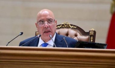 رئيس النواب مهنأ الرئيس السيسى بذكرى المولد: حكمة القيادة تضع صالح الوطن فوق كل اعتبار