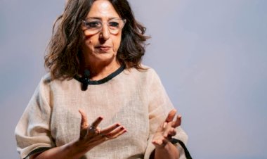 ماريان خورى تستقبل عزاء زوجها فى مسجد عمر مكرم الاثنين