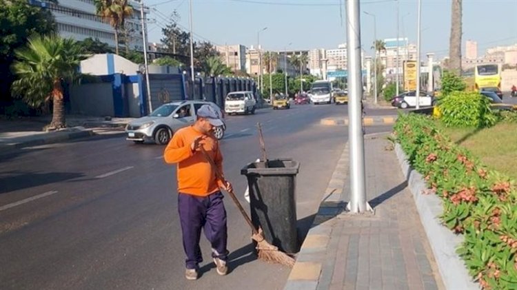 رفع 305 أطنان مخلفات من شريط الترام ضمن جهود نظافة مكثفة بالإسكندرية