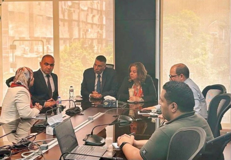 مي عبد الحميد تستقبل محافظ جنوب سيناء بمقر صندوق الإسكان الاجتماعي