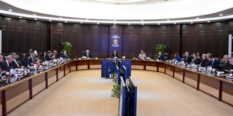 رئيس الوزراء يترأس الاجتماع الأسبوعي للحكومة