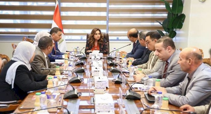 وزيرة التنمية تبحث مع محافظ القليوبية تطوير منظومة الإدارة المتكاملة للمخلفات بالمحافظة