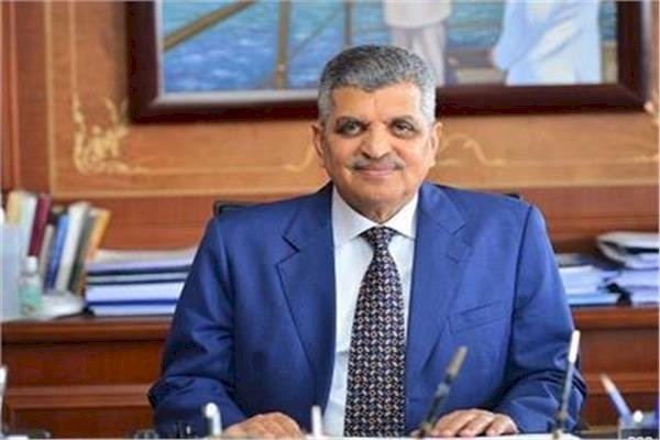 قرار جمهورى بمد خدمة أسامة ربيع رئيس مجلس إدارة هيئة قناة السويس لمدة عام