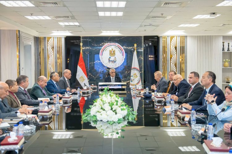 وزير الإنتاج الحربي: إمكانيات تصنيعية وتكنولوجية متطورة لدعم الاقتصاد الوطني
