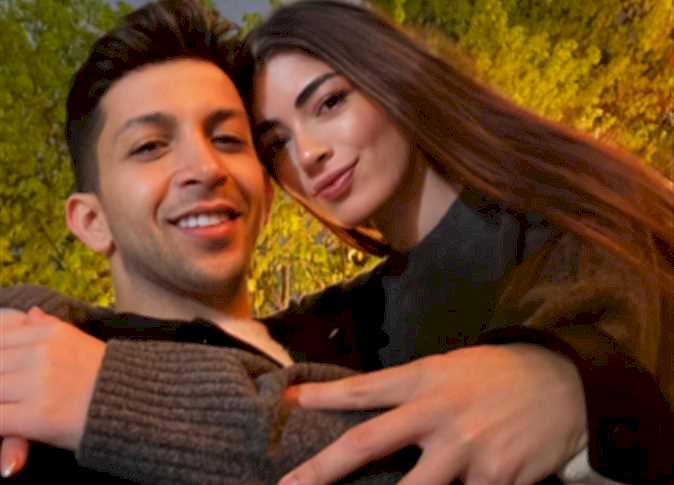 ليلى أحمد زاهر توجه رسالة رومانسية جديدة لهشام جمال