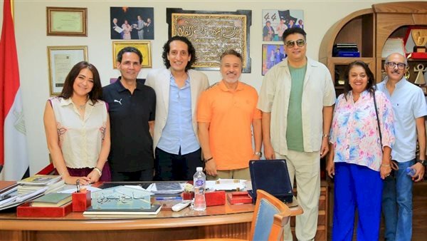 إيهاب فهمى يشهد احتفالية تكريم صناع «متولى وشفيقة» على مسرح الطليعة