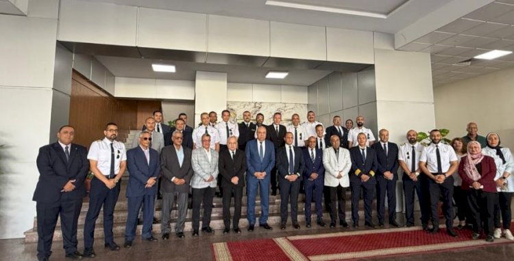 وزير الطيران يتفقد التشغيل التجريبي للأنظمة الرادارية الجديدة بمطار القاهرة
