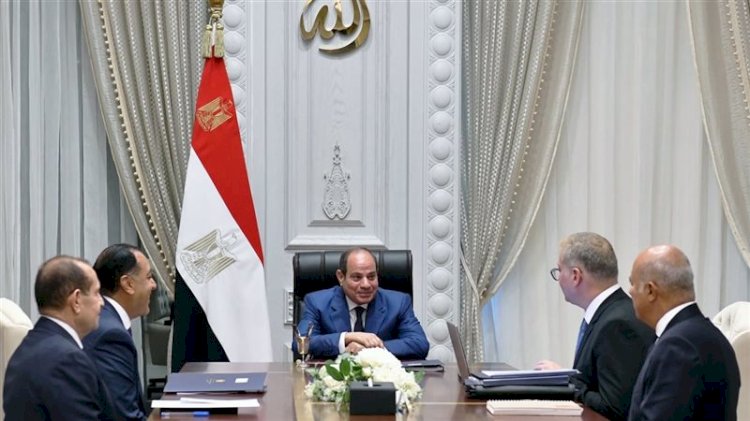 الرئيس السيسي يتابع الموقف التنفيذي لإنتاج الزيت الخام والغاز الطبيعي بمُختلف مناطق البحث والاستكشاف