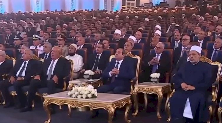 الرئيس السيسى: هناك فوضى فى وسائل التواصل الاجتماعى وبعض وسائل الإعلام فى المعرفة والطرح