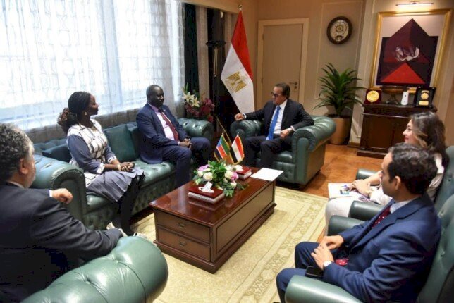 وزير الصحة يستقبل سفير جنوب السودان لبحث تعزيز التعاون الصحي