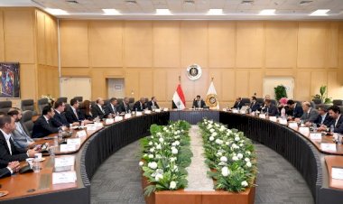 وزارة الصناعة تبحث مع مصنعي الأسمنت خارطة طريق لتحقيق استقرار السوق وزيادة الصادرات
