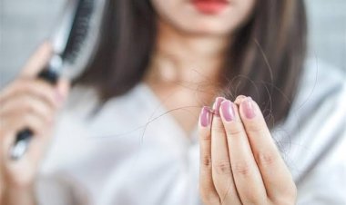تساقط الشعر في سبتمبر.. أسباب موسمية ونصائح للحفاظ على كثافته