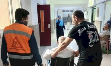 التضامن الاجتماعي : التدخل السريع يستجيب لبلاغ عن مسن بلا مأوى بالمنصورة وينقله إلى دار للرعاية