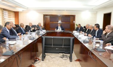 وزير الزراعة يبحث مع غرفة استصلاح الأراضي الصحراوية سبل دعم الاستثمار الزراعي وتذليل العقبات أمام القطاع الخاص
