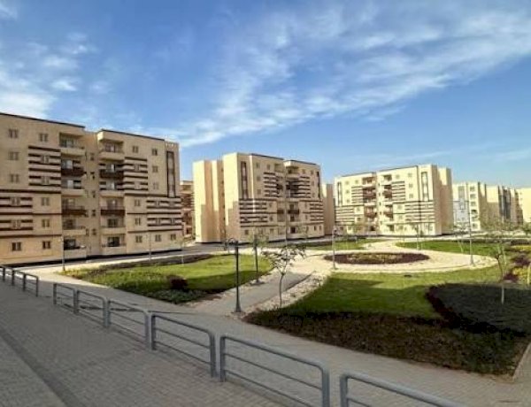 وزيرة الإسكان تتابع الموقف التنفيذي للمشروعات السكنية والخدمية بمدينة حدائق العاصمة
